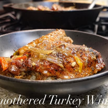 Smothered turkey wings